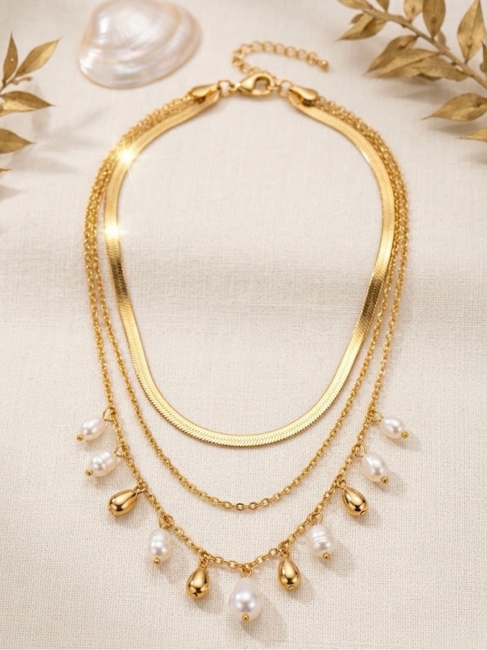 Unbranded Gold Multi-Layered Pearl Charm Necklace - Like New Excellent Condition